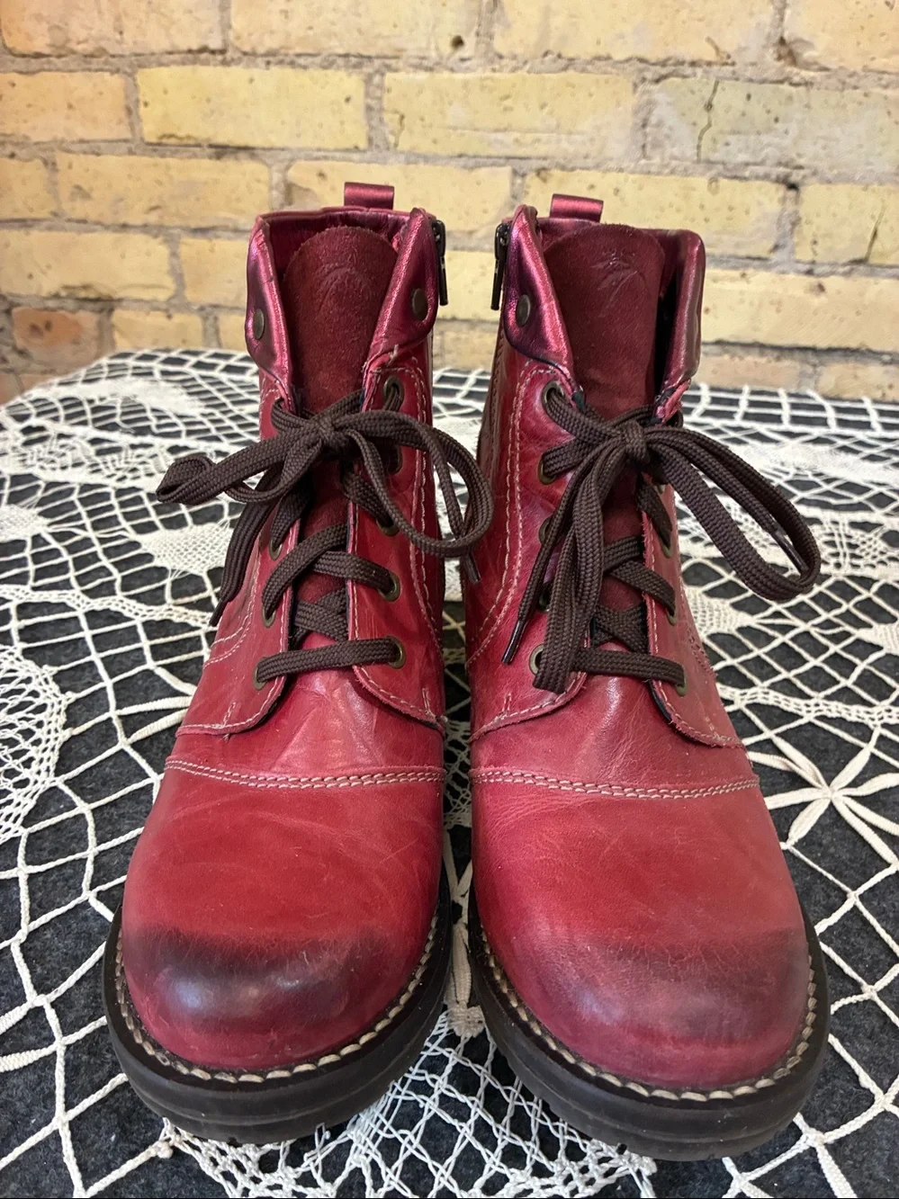 Dromedaris Red Leather Lace-Up Ankle Boots - Picture 2 of 7